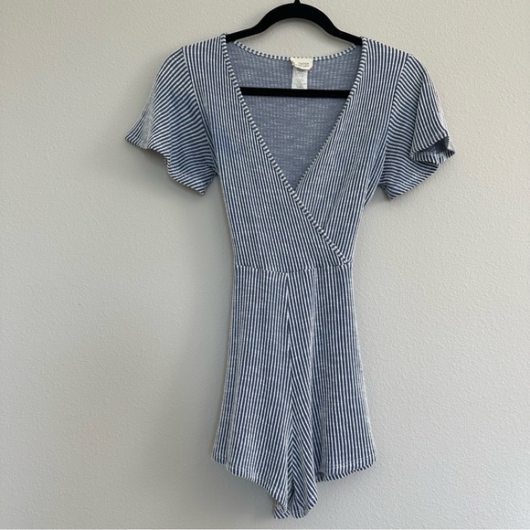 Striped Romper - Picture 2 of 6